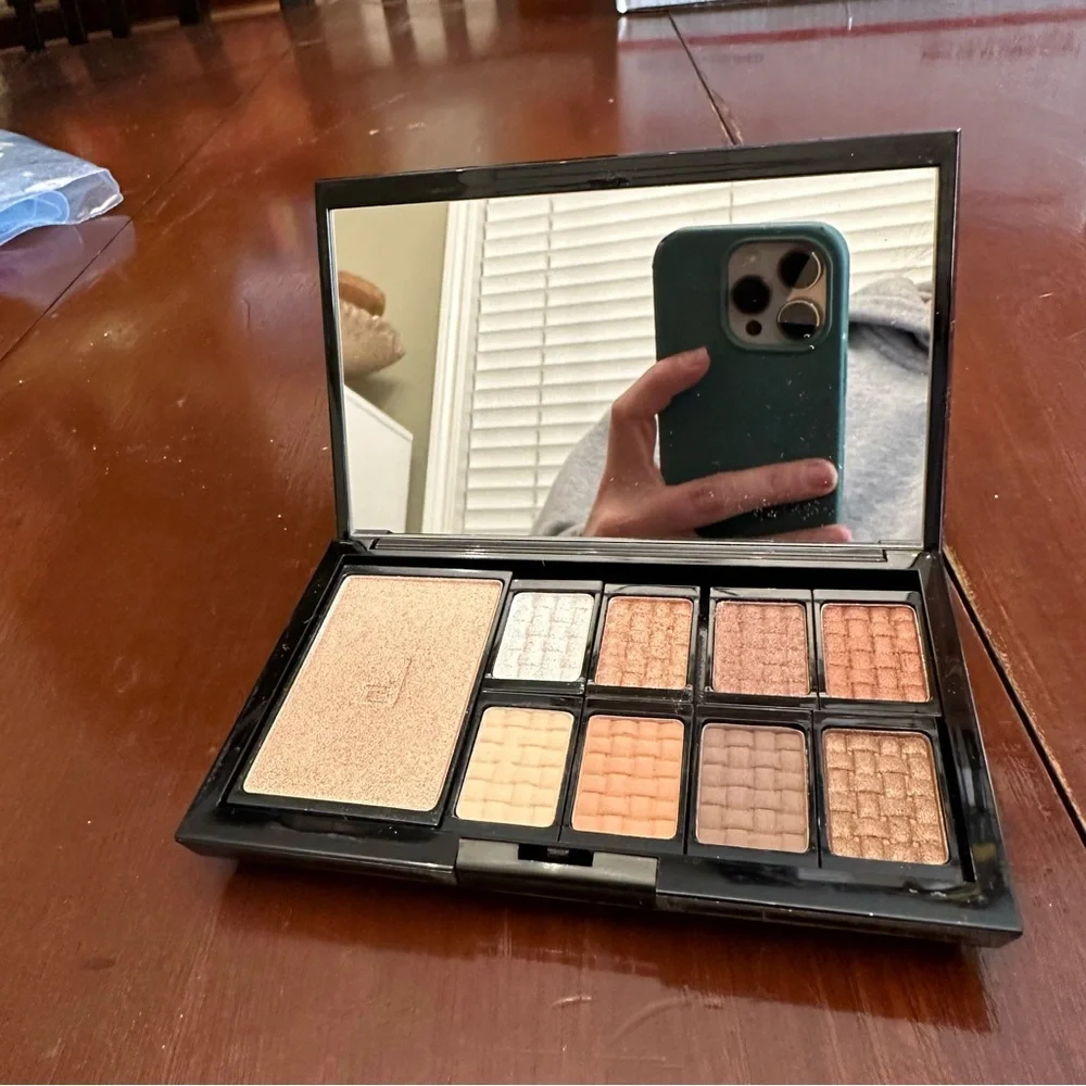 Doucce Freematic Magnetic Changeable Eyeshadow Palette Highlighter Neutral Tones
